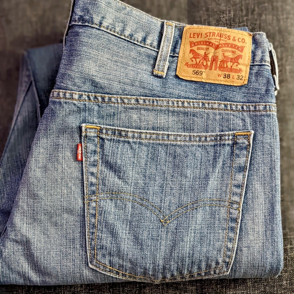 MENS LEVI JEANS 569